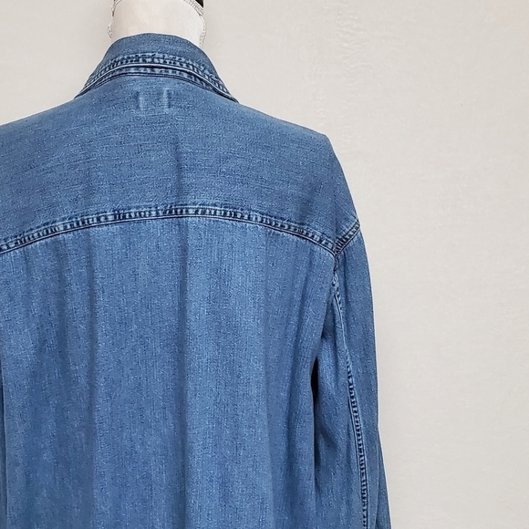 VINTAGE 1990s Levi's Light Wash Blue Stone Wash Denim Button Down Shirt Unisex - Picture 11 of 14